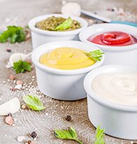 Moutarde, mayonnaise, ketchup 