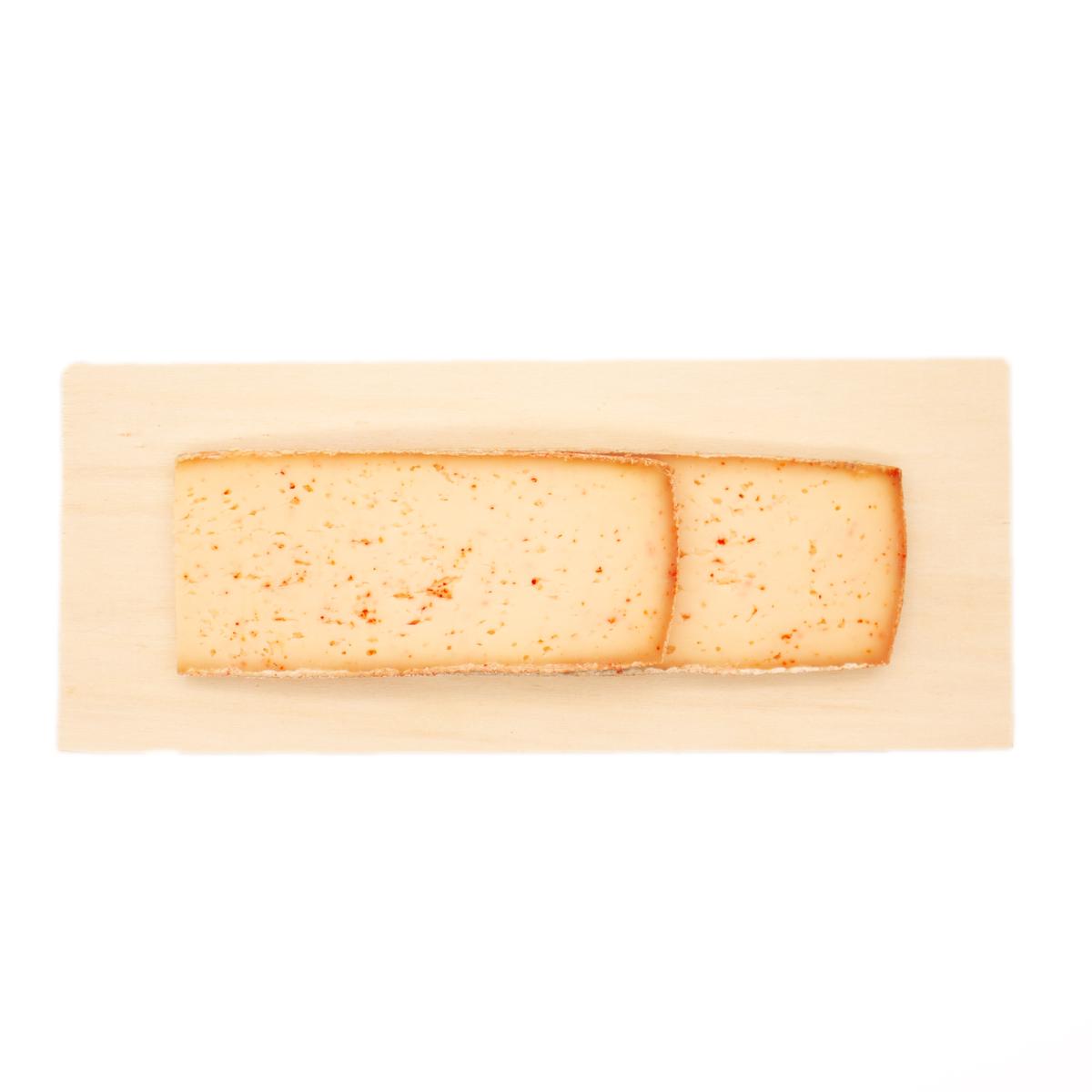 - Le Chariot à fromages, Artisan Fromager - Raclette au Piment d'Espelette Artisanale tranchée - Lait de vache cru
