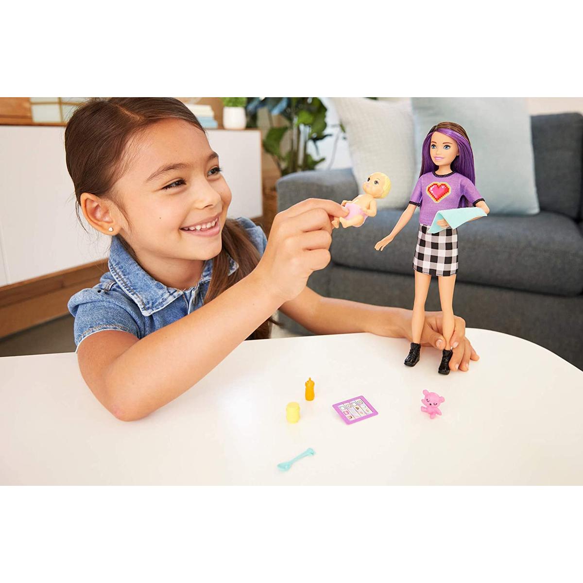 Barbie - Mattel Poupée Skipper baby-sitter avec figurine bébé - GRP11