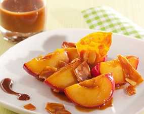 prunes caramélisées au beurre demi-sel, nougatine