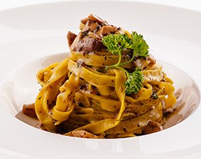 Tagliatelles ail, cèpes, persil 