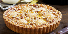 TARTE AUX POIRES,  RAISINS ET MIEL